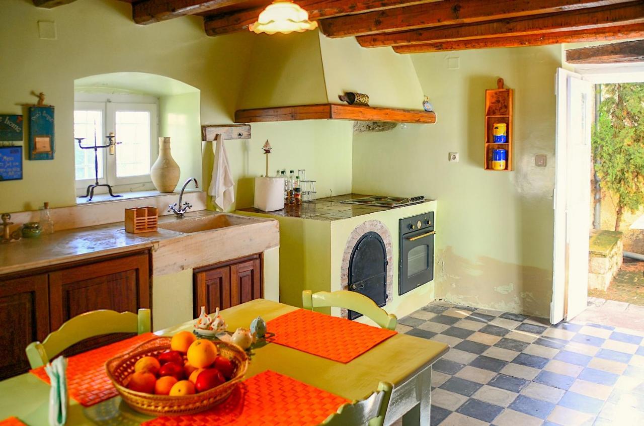 Villa Spetses المظهر الخارجي الصورة