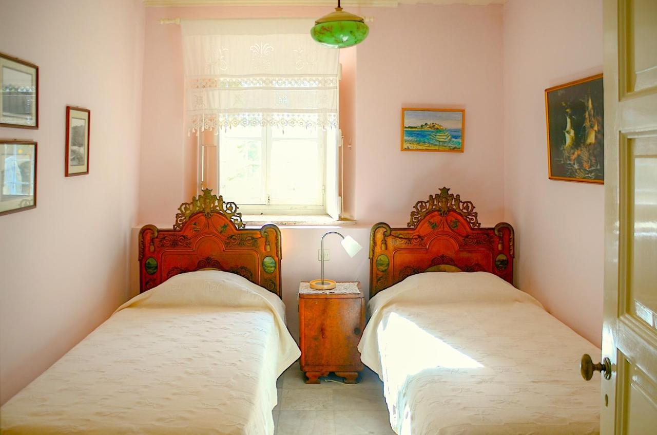 Villa Spetses المظهر الخارجي الصورة